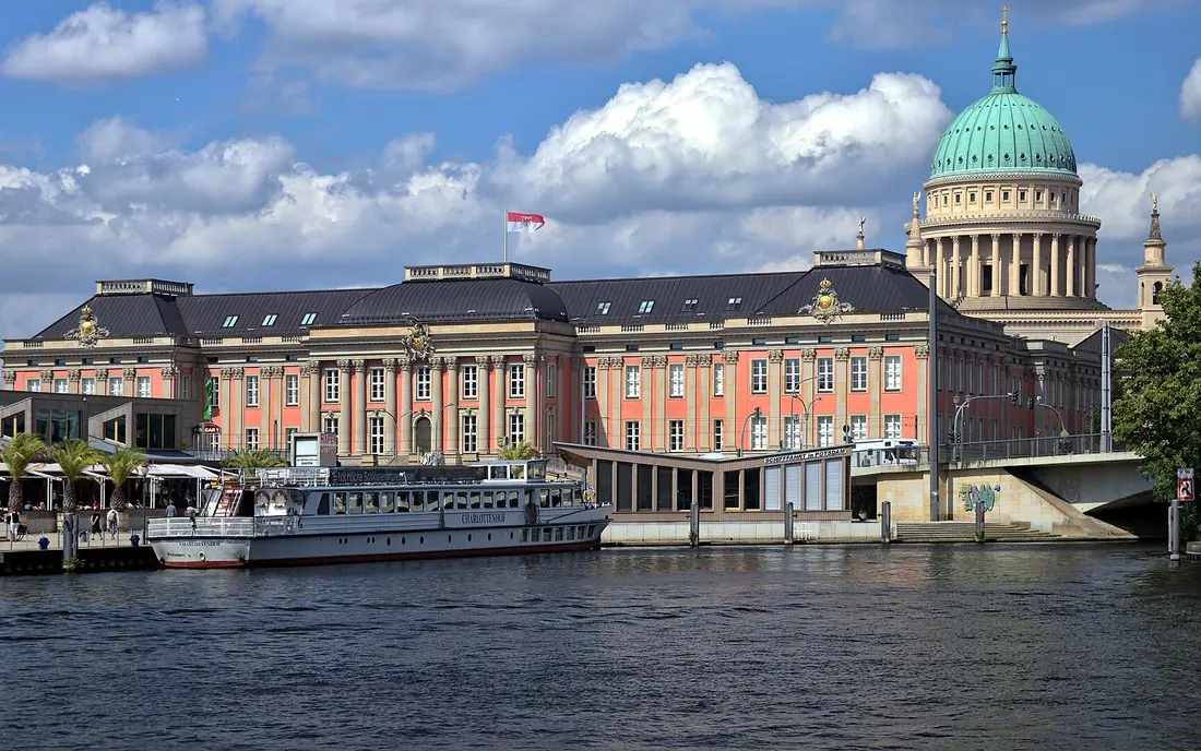Relocation Potsdam – Wissenschaft und Filmglanz vor Berlins Toren